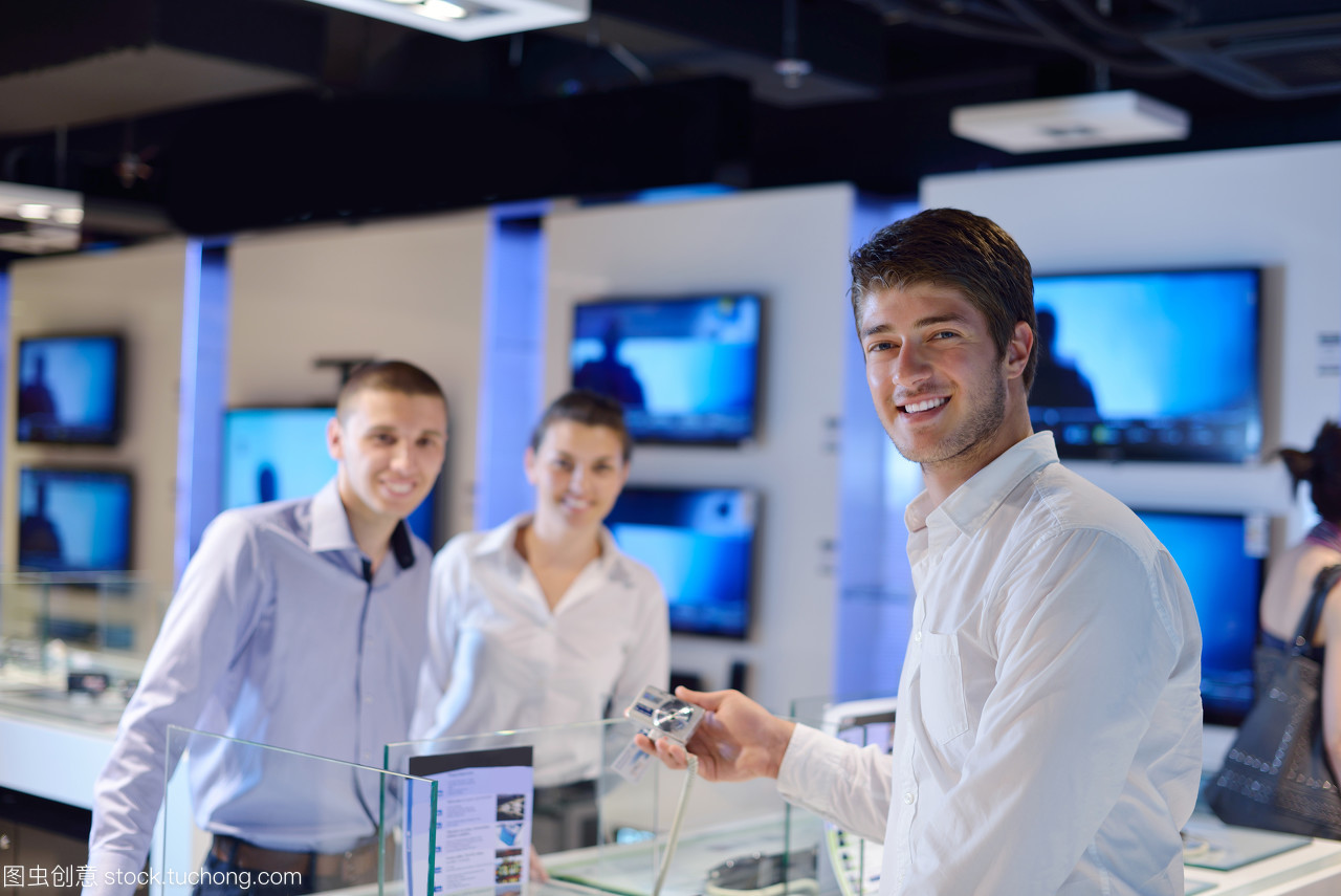 電子產(chǎn)品銷售場景 從零售店到家庭科技的喜悅